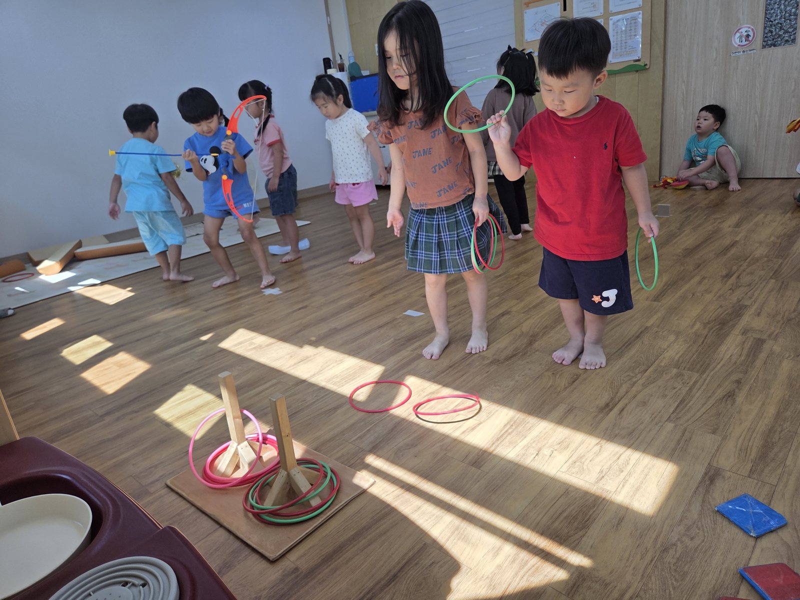 고리 던지기 — 차례 기다리기